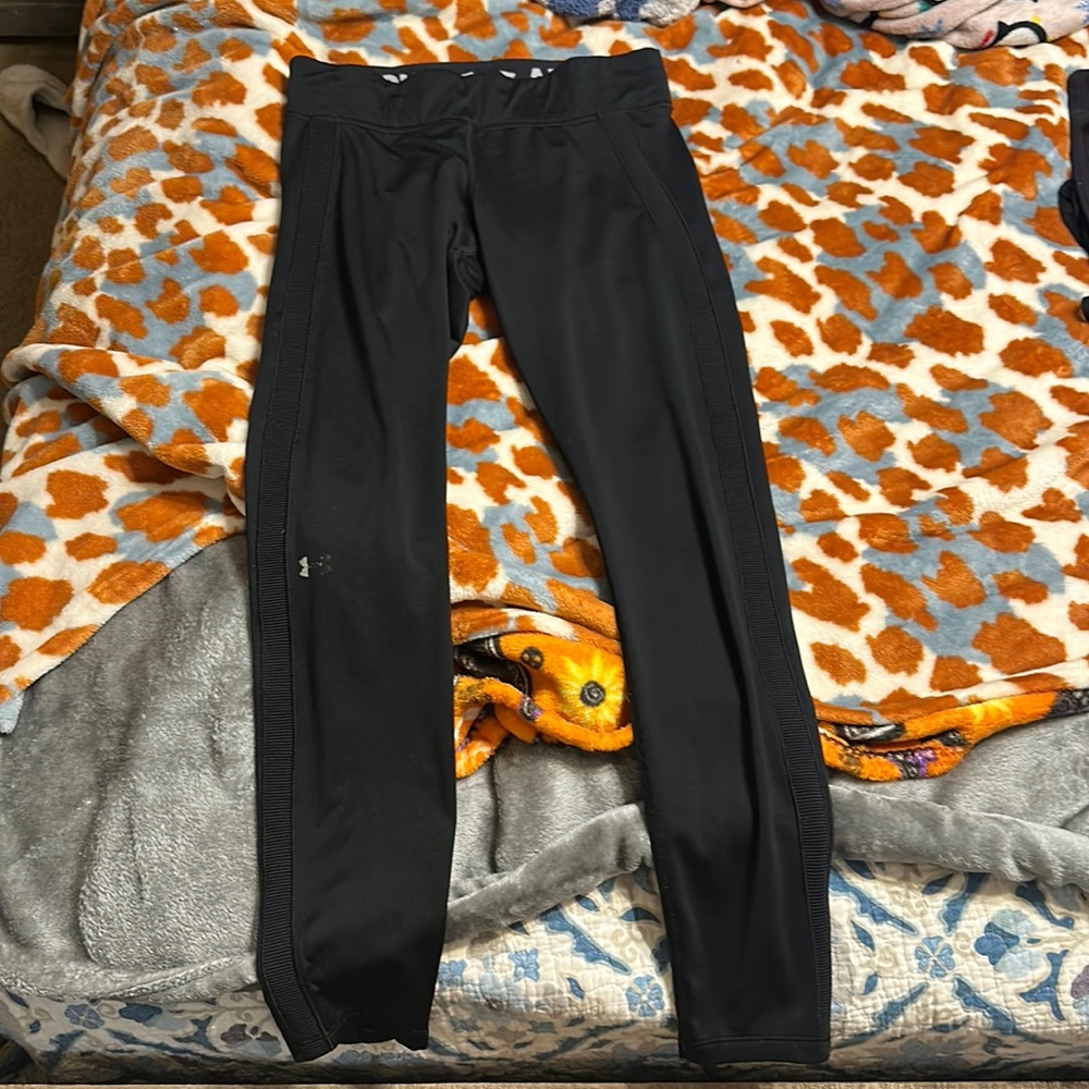 Black under armor legging